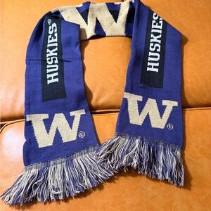 University of Washington Huskies W Scarf in Purple and Cream